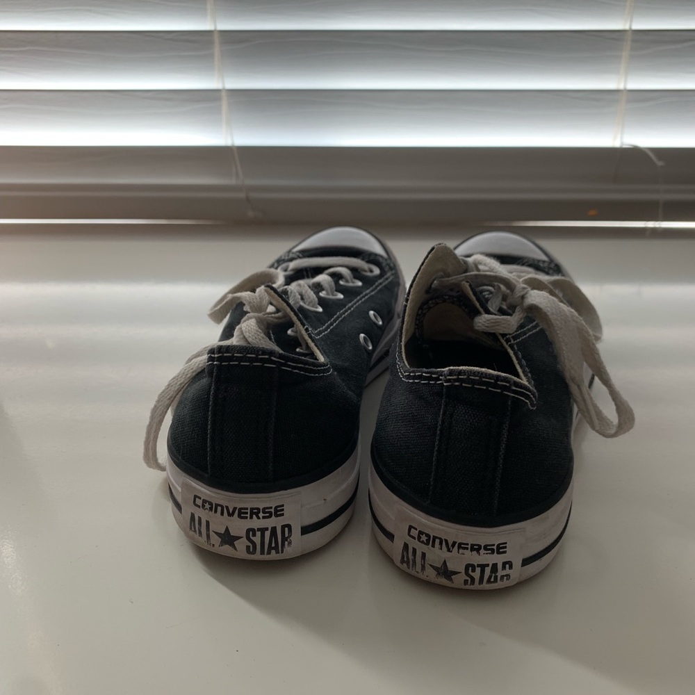 Black converse - Picture 4 of 4